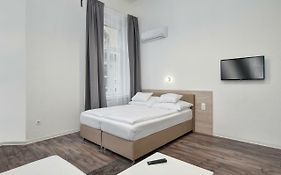Heart Of Downtown Apartment